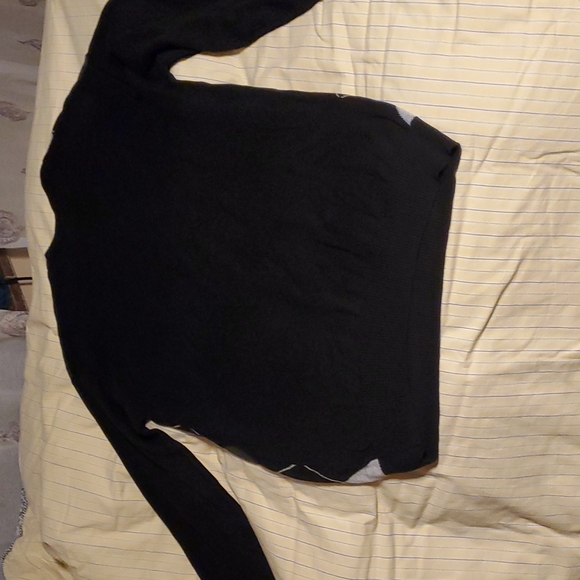 Black and Gray sweater - Picture 10 of 12